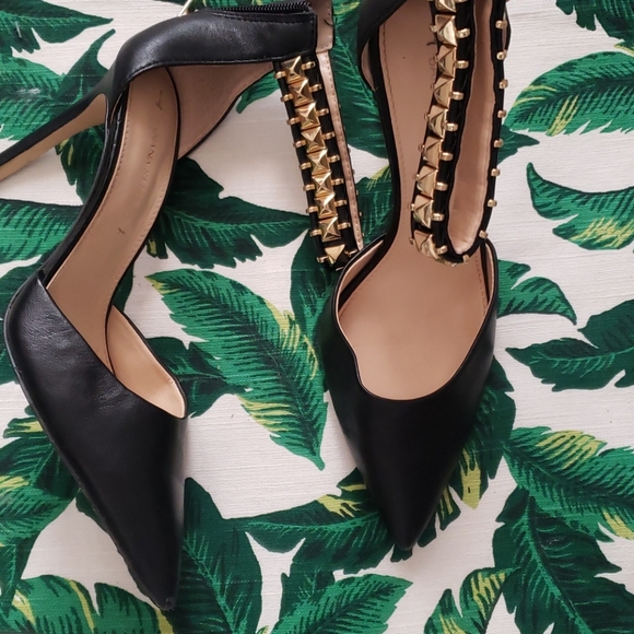 Banana Republic Black With Gold Stud Ankle Strap - Picture 3 of 4